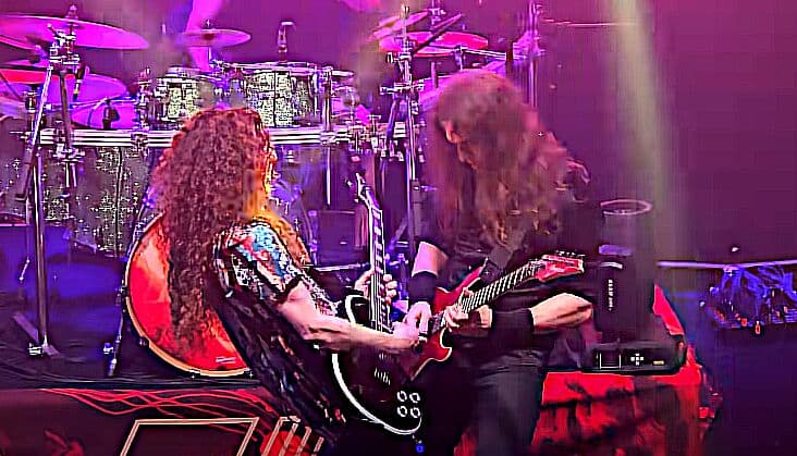 🇧🇷 Kiko Loureiro e Marty Friedman tocam “Tornado Of Souls” e “Rebirth” em show explosivo de abertura