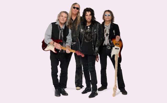 ALICE COOPER Band Ressurge com Fúria no Novo Single “Up All Night” e Prepara Álbum Histórico com Formação Original
