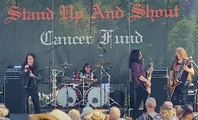 🇺🇸 DISCÍPULOS DE DIO Prestam Tributo a Ronnie James Dio em Evento Beneficente